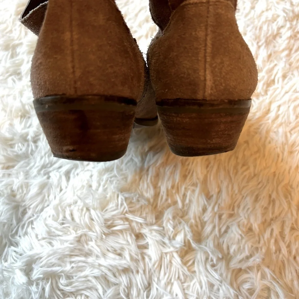 DV by Dolce Vita‎ suede pull on stacked wood heel ankle booties size 8 1/2